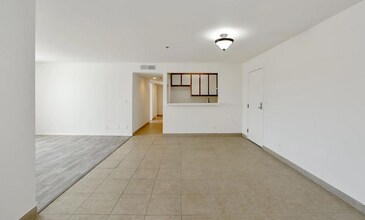 5541 Fulcher Ave in Los Angeles, CA - Building Photo - Building Photo