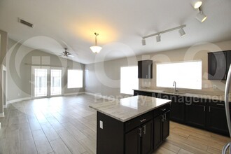724 E Redondo Dr in Gilbert, AZ - Building Photo - Building Photo
