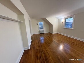 15 Bunker Hill Ave in Waterbury, CT - Building Photo - Building Photo