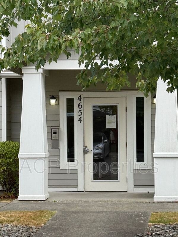 4654 Celia Way in Bellingham, WA - Building Photo - Building Photo