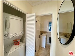 1134 Chelsea Ave in Santa Monica, CA - Building Photo - Building Photo