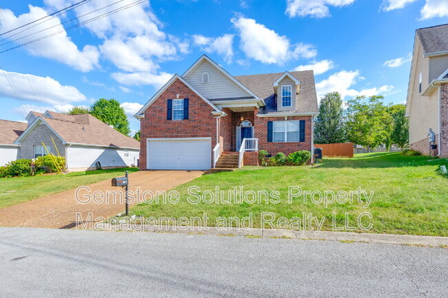 3011 Baker Way in Spring Hill, TN - Foto de edificio - Building Photo