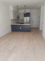425 3rd St, Unit 216 in Jersey City, NJ - Building Photo