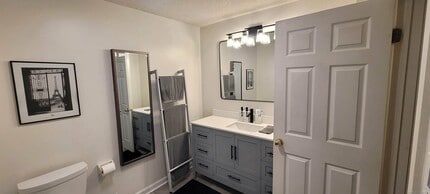146 High St in Milford, CT - Building Photo - Building Photo