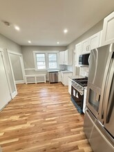 45-47 Maplewood Ave in West Hartford, CT - Foto de edificio - Building Photo