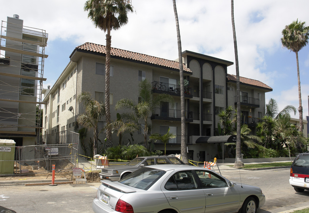 Waring Place Apartment in Los Angeles, CA - Building Photo