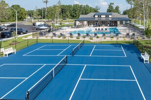 Comet Scotts Hill in Wilmington, NC - Building Photo