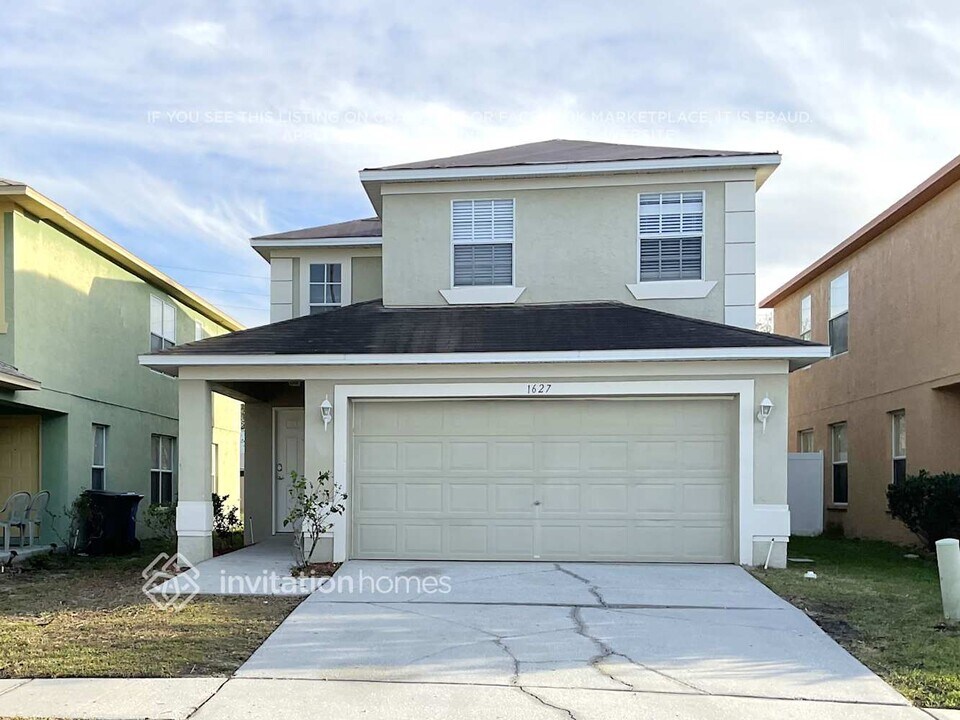 1627 Prowmore Dr in Brandon, FL - Foto de edificio