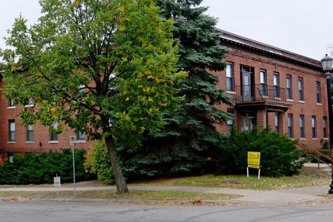 501 W Franklin Ave in Minneapolis, MN - Foto de edificio