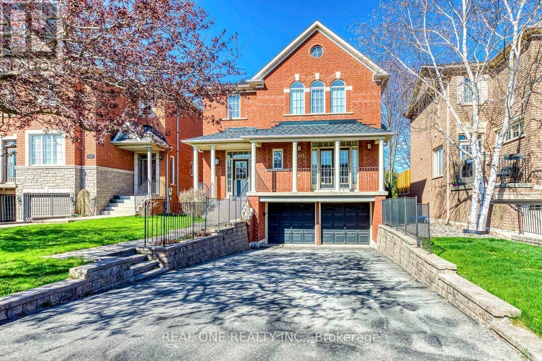 2183 Pheasant Ln in Oakville, ON - Building Photo