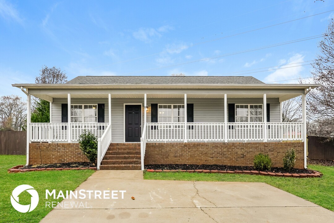 8 Leaf Ridge Ct in Thomasville, NC - Building Photo