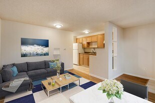 Washington Apartments in Denver, CO - Building Photo