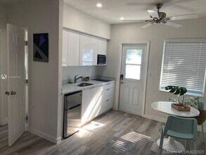 520 NW 11th Ave-Unit -1 in Miami, FL - Building Photo - Building Photo