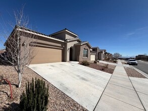 7451 Window Peak Rd NW in Albuquerque, NM - Building Photo - Building Photo