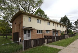 95-101 Flemington Rd in Toronto, ON - Building Photo