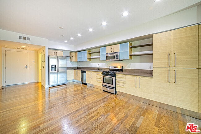 1234 Wilshire Blvd in Los Angeles, CA - Building Photo - Building Photo