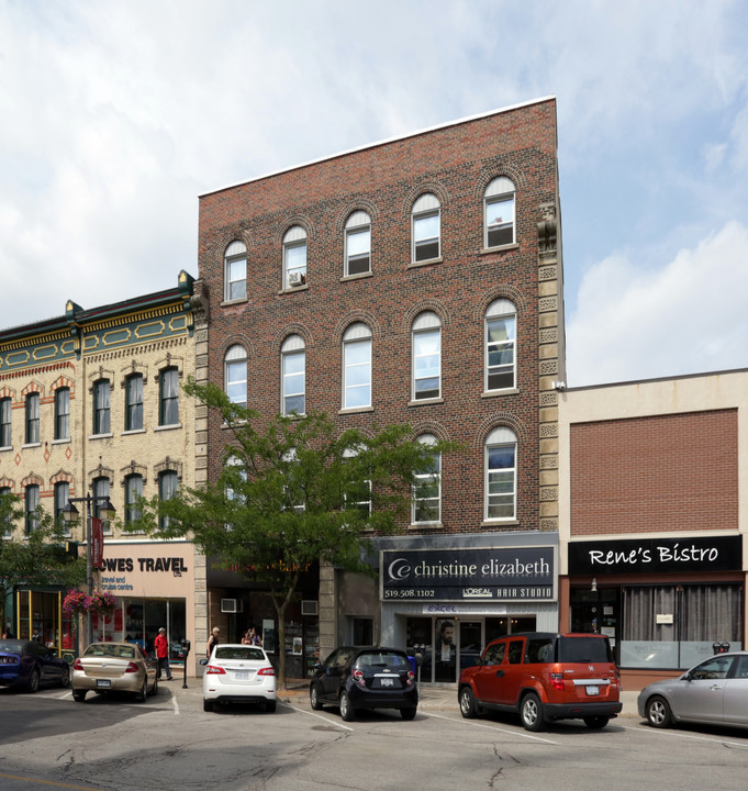 26 Wellington St in Stratford, ON - Building Photo