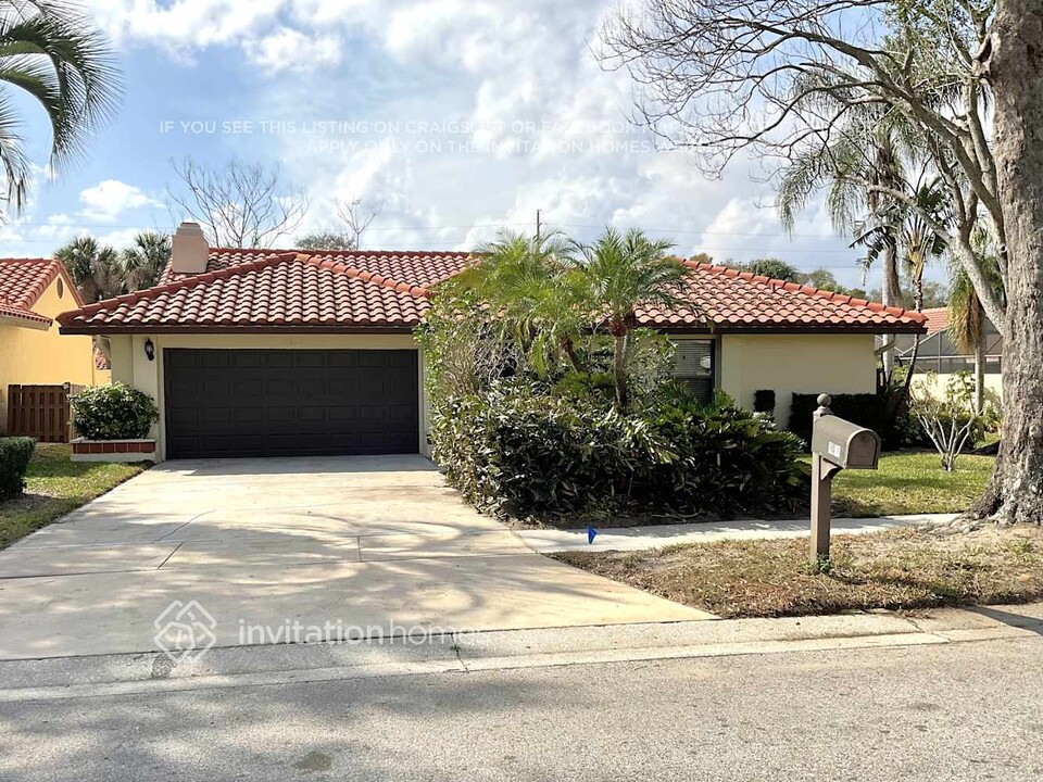 8213 Villa Dr in Orlando, FL - Building Photo