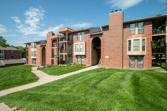 Tara Villas on the Green in Papillion, NE - Foto de edificio - Building Photo