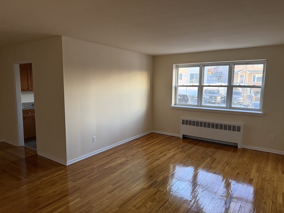 403 Park Ave, Unit A in Rutherford, NJ - Building Photo