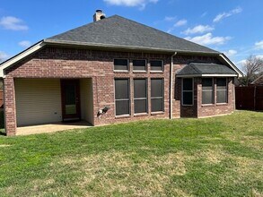 201 Willow St in Crowley, TX - Building Photo - Building Photo