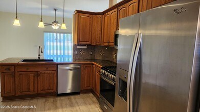 1061 Pelican Ln in Rockledge, FL - Building Photo - Building Photo