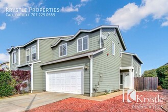 322 Clearpointe Dr in Vallejo, CA - Building Photo - Building Photo