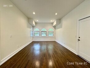 4319 Roanoke Pkwy in Kansas City, MO - Building Photo - Building Photo