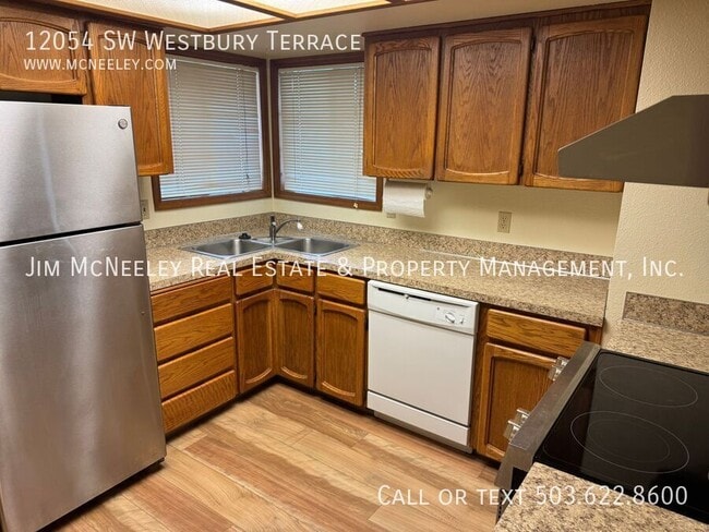 12054 SW Westbury Terrace in Tigard, OR - Building Photo - Building Photo