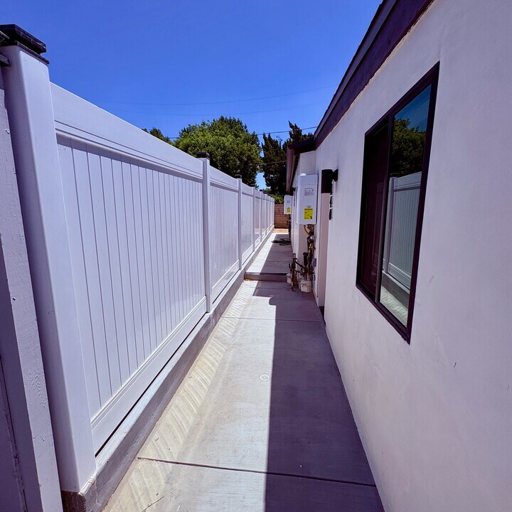 8840 Quakertown Ave in Los Angeles, CA - Building Photo