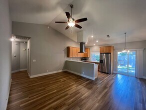 412 Legacy Ln in Chico, CA - Building Photo - Building Photo