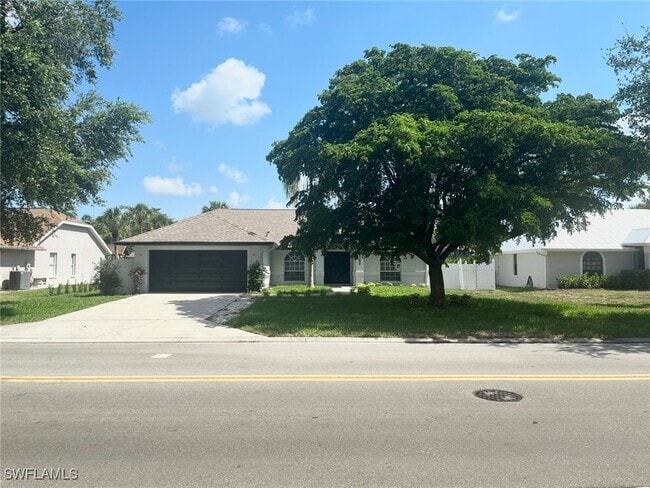 2285 River Reach Dr in Naples, FL - Building Photo - Building Photo