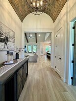 412 Lake Arbor Dr in Weatherford, TX - Building Photo