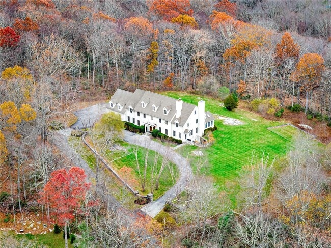 11 Lost Nations Rd in Pound Ridge, NY - Building Photo - Building Photo