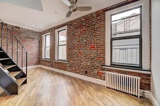 410 E 13th St in New York, NY - Foto de edificio - Building Photo