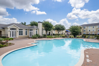 Matthew Ridge Apartments in Houston, TX - Building Photo - Building Photo