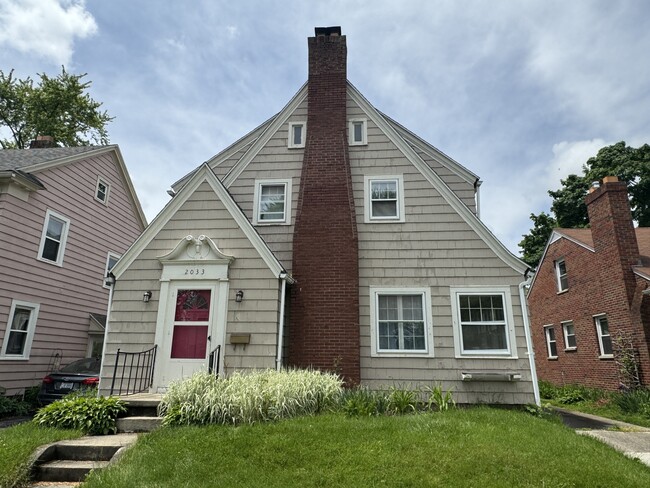 property at 2033 Perth St