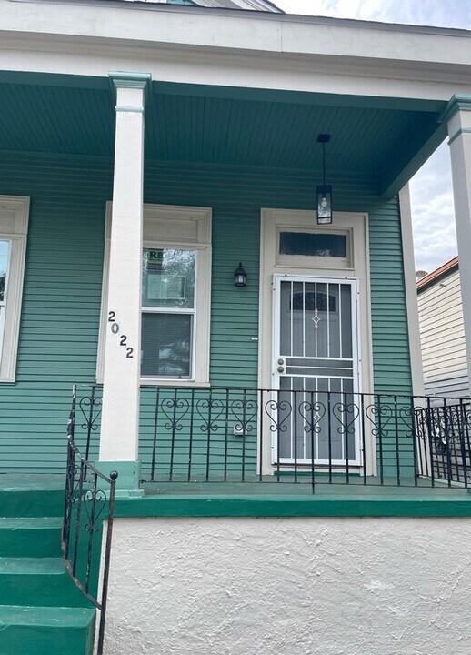 2020 Franklin Ave in New Orleans, LA - Building Photo