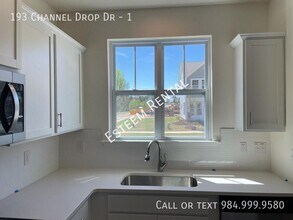 193 Channel Drop Dr in Clayton, NC - Building Photo - Building Photo