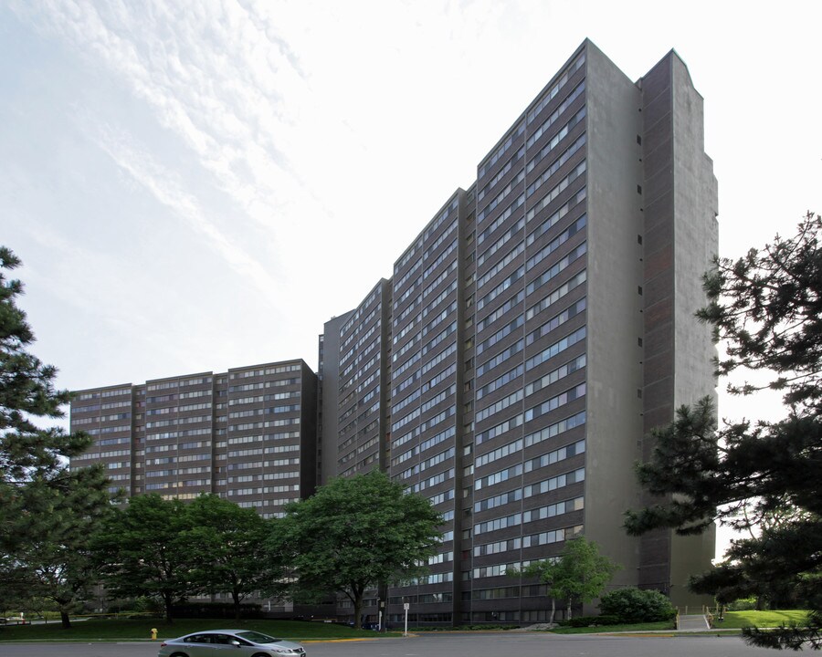 Tiffany Place in Toronto, ON - Building Photo