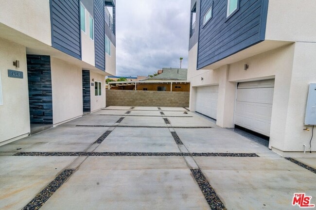 1623 1/2 S New Hampshire Ave in Los Angeles, CA - Building Photo - Building Photo