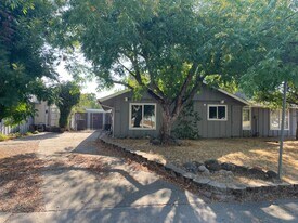 2606 S Whitney Blvd in Rocklin, CA - Building Photo