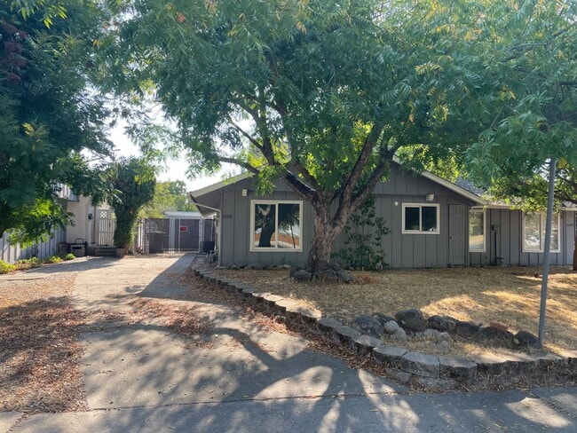 property at 2606 S Whitney Blvd