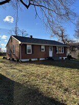 5819 Dogwood Ave in Salem, VA - Building Photo