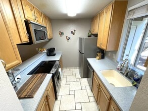 480 Kenolio Rd in Kihei, HI - Building Photo - Building Photo