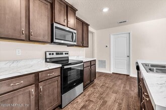 2262 Willow Springs Dr in Green Cove Springs, FL - Building Photo - Building Photo