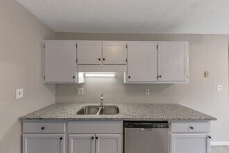 8541 Westchester Dr in Douglasville, GA - Building Photo - Building Photo