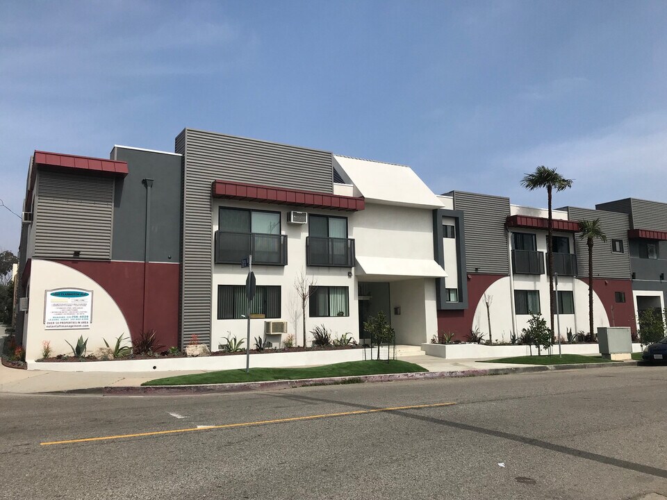 3510 Clarington Ave in Los Angeles, CA - Building Photo