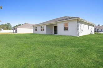 3218 Gulfstream Pkwy in Cape Coral, FL - Foto de edificio - Building Photo