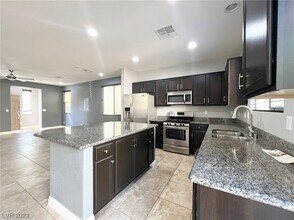 8520 Orly Ave in Las Vegas, NV - Building Photo - Building Photo